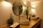 slide_{{ restaurant.titre }}_{{ media.id }}