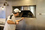 slide_{{ restaurant.titre }}_{{ media.id }}