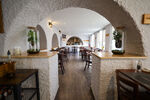 slide_{{ restaurant.titre }}_{{ media.id }}