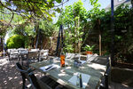 slide_{{ restaurant.titre }}_{{ media.id }}