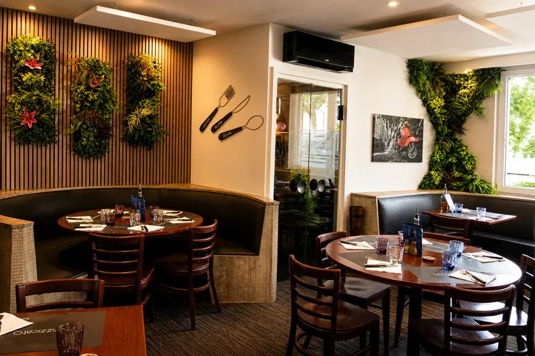Resto salle banquette